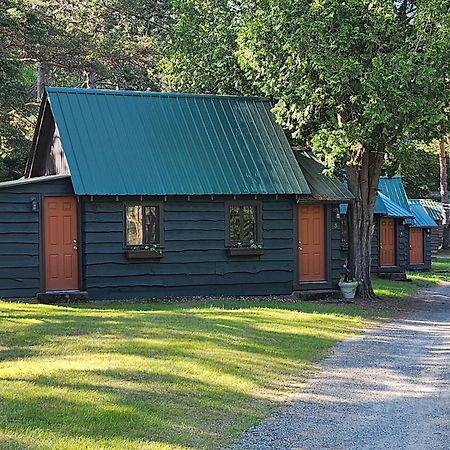 Moreno'S Adirondack Cabins سارانك ليك المظهر الخارجي الصورة